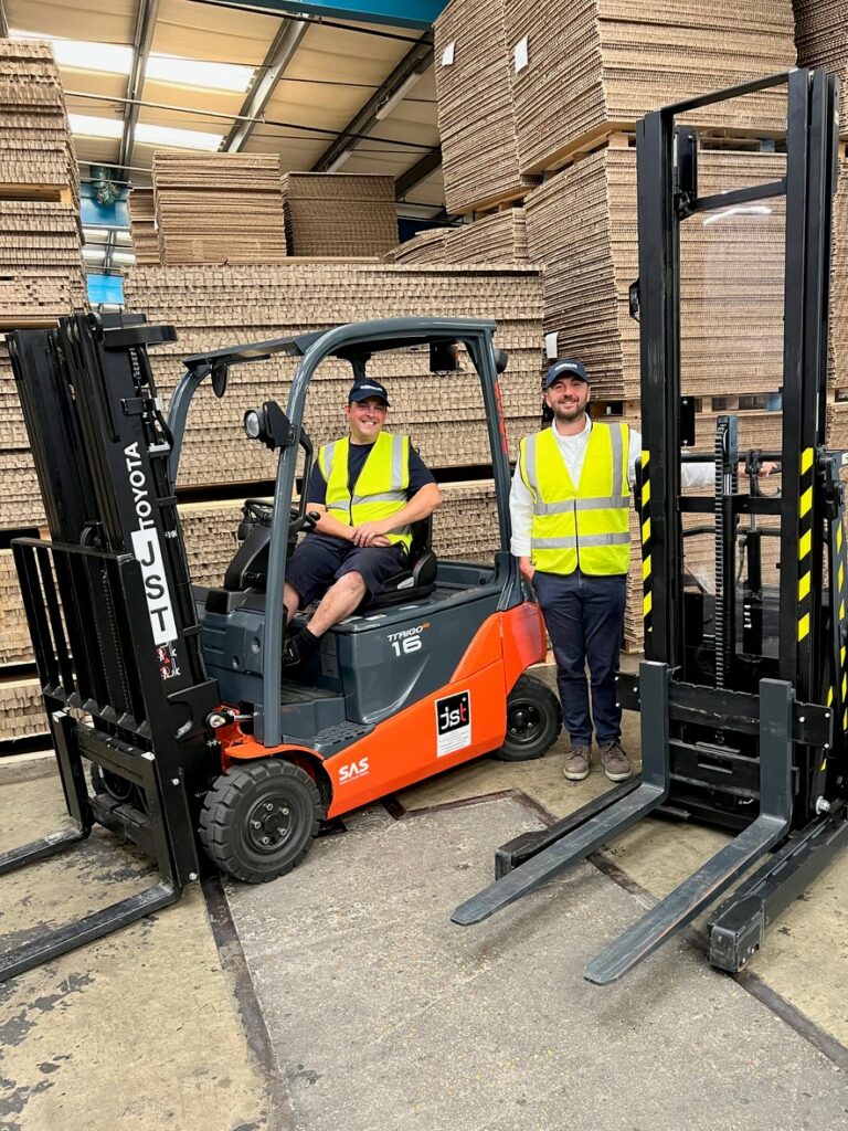 New electric forklift fleet for Dufaylite