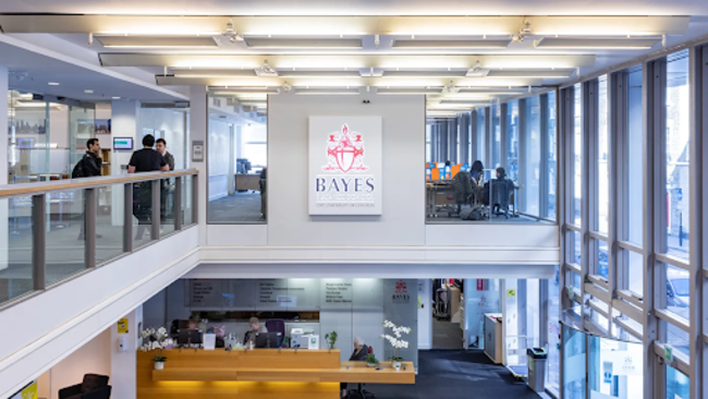 INTO and Bayes Introduce Finance Year One for Intl. Students