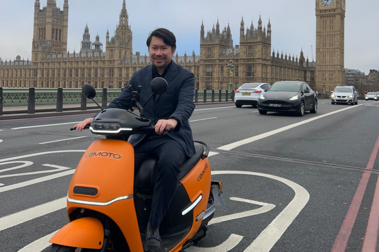 CoMoTo Brings Electric Motorcycle Ridesharing to London